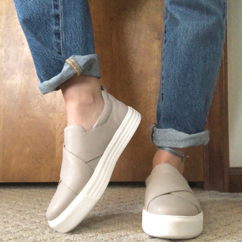 Women’s Earth Slip On Sneakers